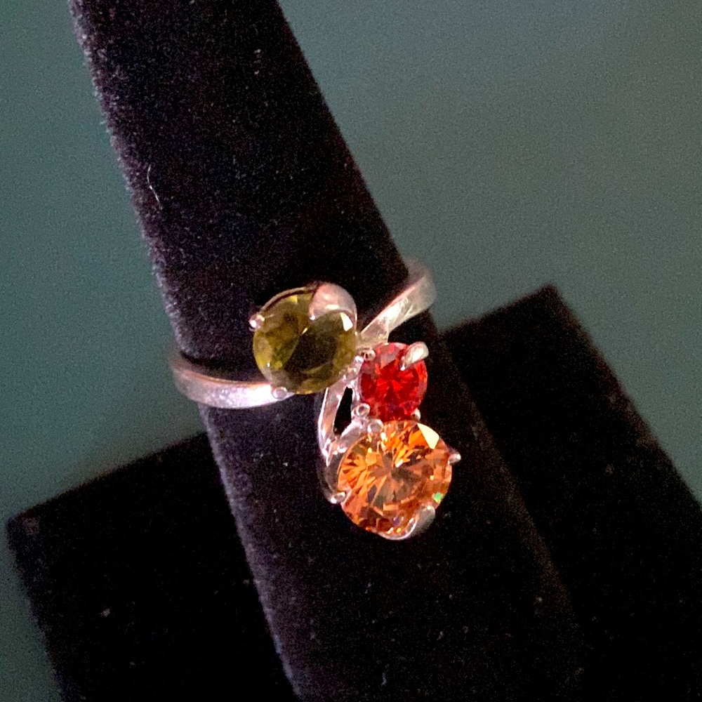 Three Stone Statement Ring, Size 6.5 - image 3